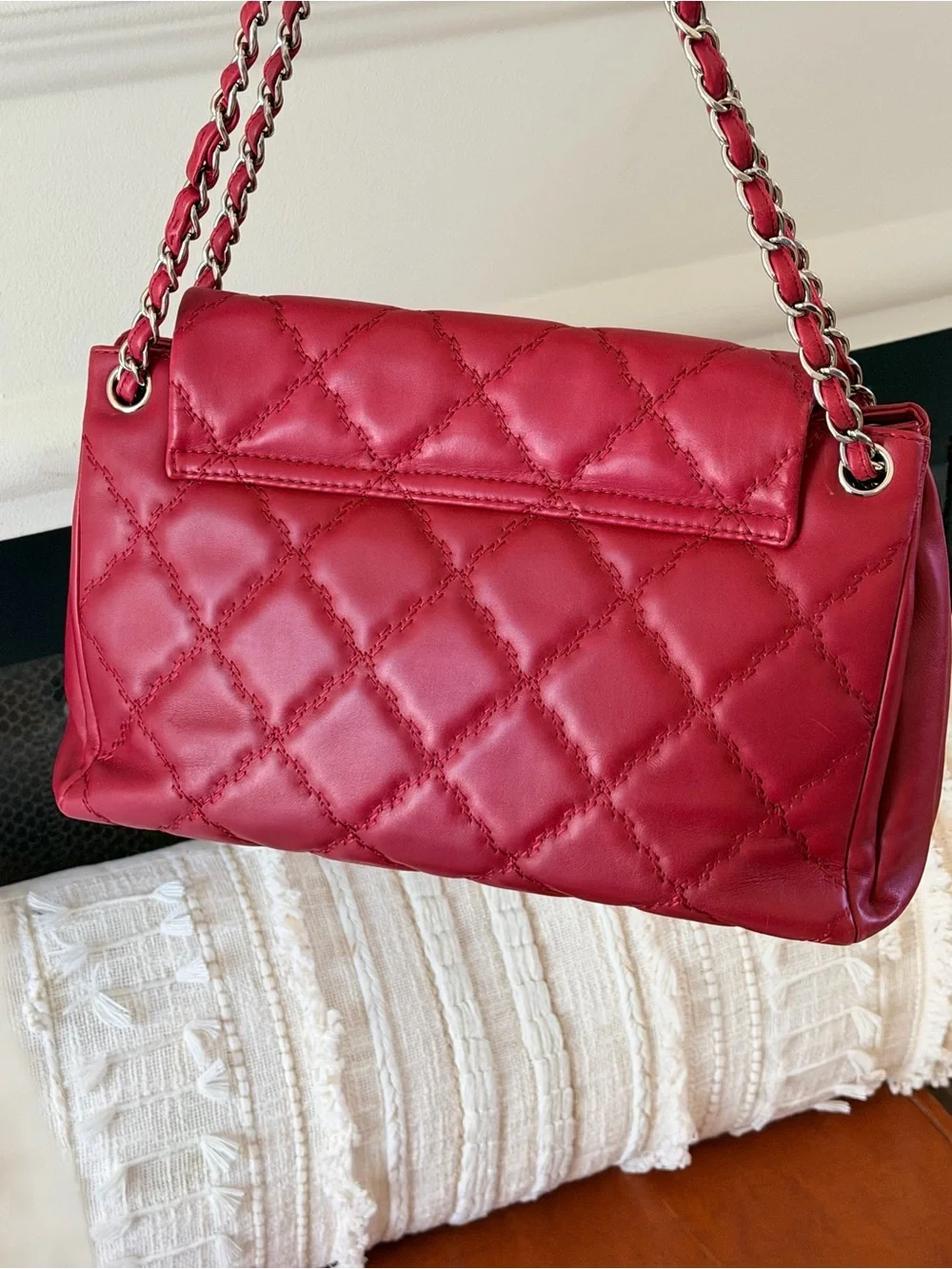 CHANEL Quilted Lambskin Shoulder Bag in Berry Pink with Chain Strap